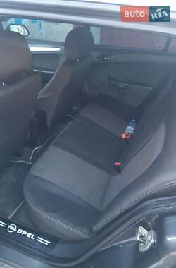 Универсал Opel Astra 2010 в Житомире
