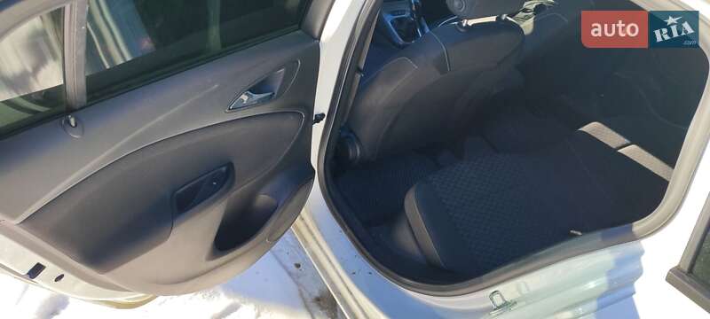 Универсал Opel Astra 2017 в Киеве