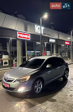 Хетчбек Opel Astra 2011 в Ужгороді