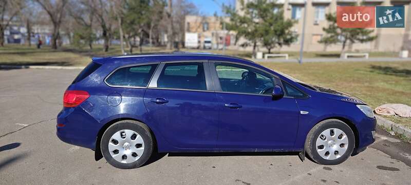 Универсал Opel Astra 2011 в Николаеве