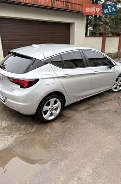 Хэтчбек Opel Astra 2016 в Львове