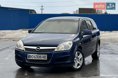 Універсал Opel Astra 2009 в Тернополі