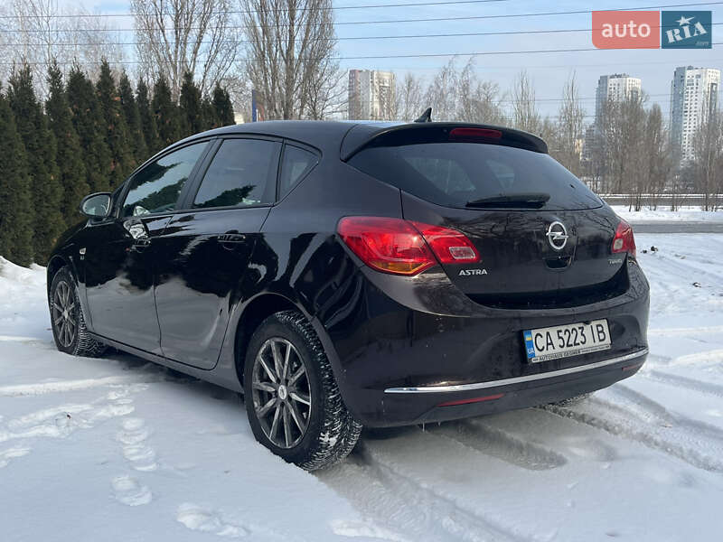Хэтчбек Opel Astra 2012 в Киеве