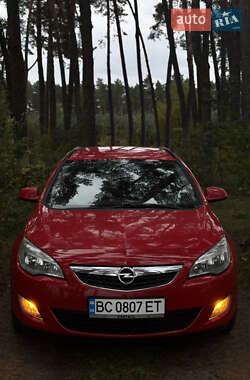 Универсал Opel Astra 2011 в Львове