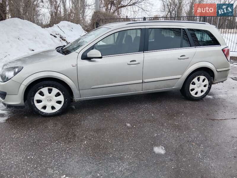 Універсал Opel Astra 2005 в Олександрії