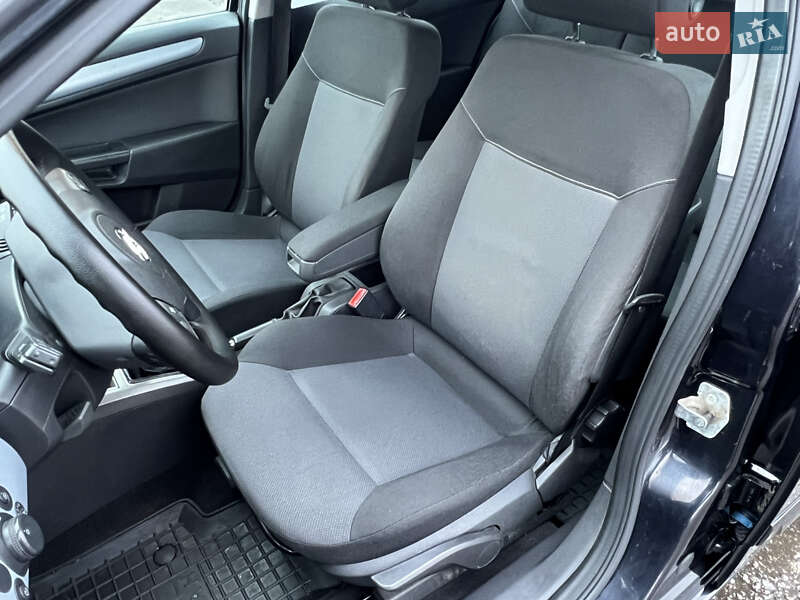 Універсал Opel Astra 2006 в Лубнах