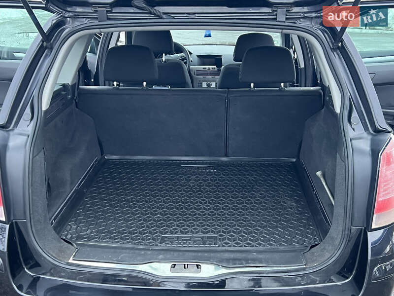 Універсал Opel Astra 2006 в Лубнах