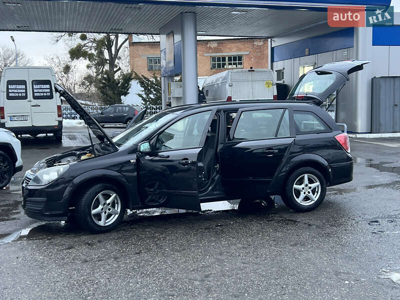 Універсал Opel Astra 2006 в Лубнах