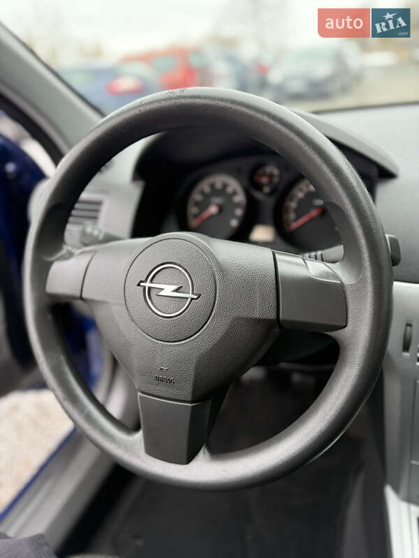 Хэтчбек Opel Astra 2009 в Луцке фото 136 Хэтчбек Opel Astra 2009 в Луцке