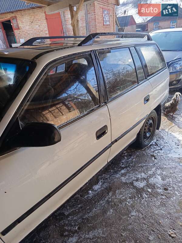 Універсал Opel Astra 1995 в Хмільнику