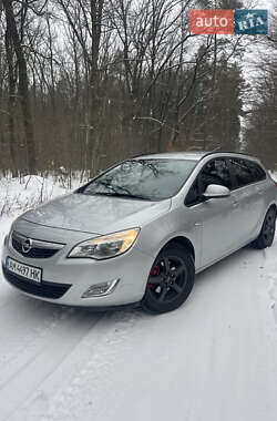Универсал Opel Astra 2012 в Житомире
