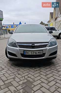 Универсал Opel Astra 2010 в Бершади