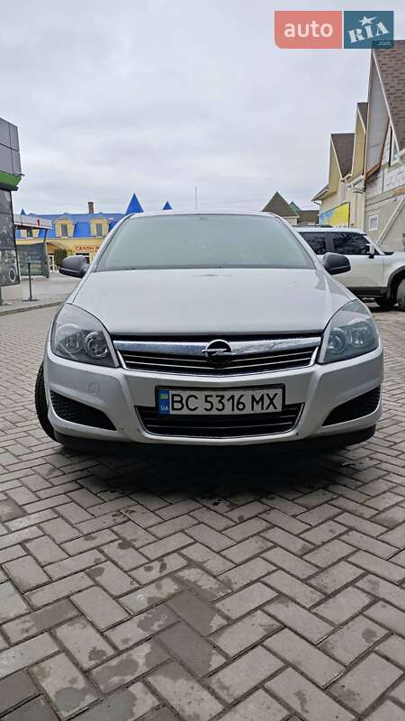 Opel Astra 2010 Opel Astra 2010