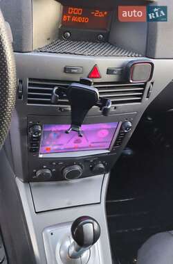 Хэтчбек Opel Astra 2006 в Днепре