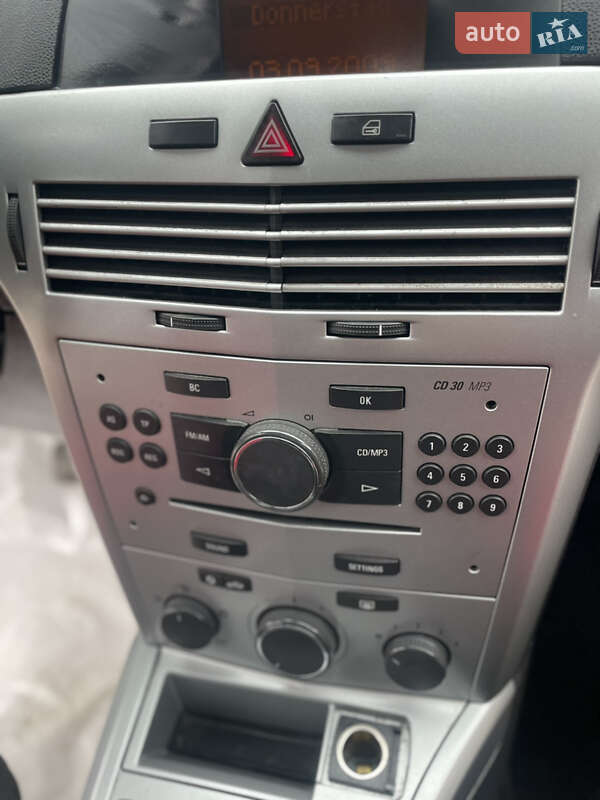 Универсал Opel Astra 2009 в Ровно