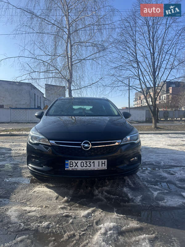 Универсал Opel Astra 2018 в Староконстантинове