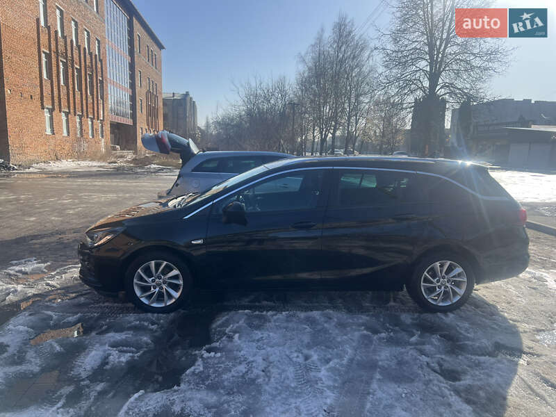 Универсал Opel Astra 2018 в Староконстантинове