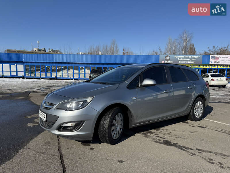 Универсал Opel Astra 2014 в Броварах