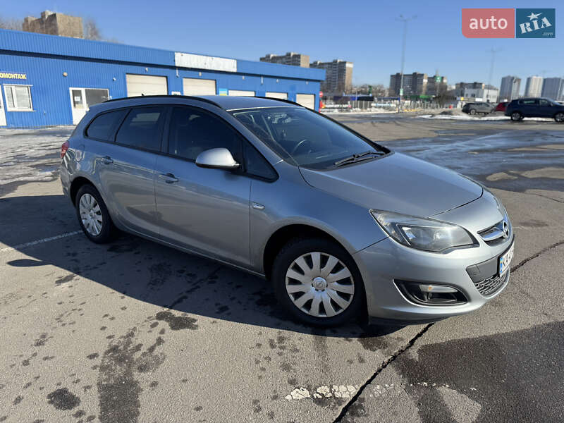 Универсал Opel Astra 2014 в Броварах