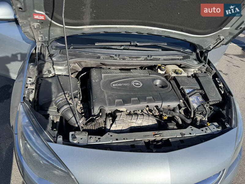 Универсал Opel Astra 2014 в Броварах