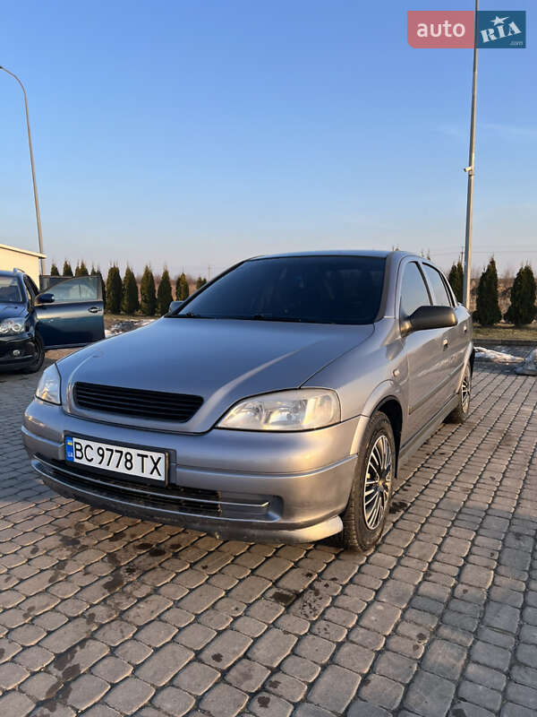 Седан Opel Astra 2007 в Городке