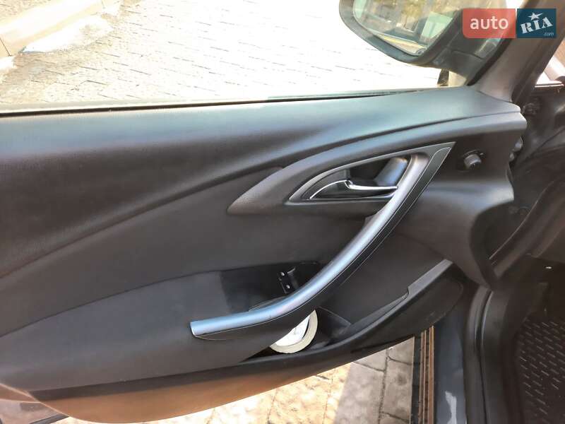 Універсал Opel Astra 2014 в Львові