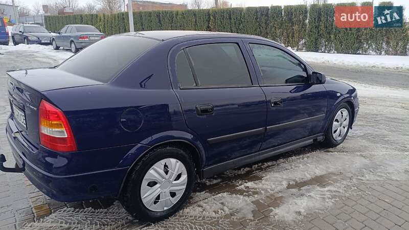 Седан Opel Astra 2006 в Звенигородці