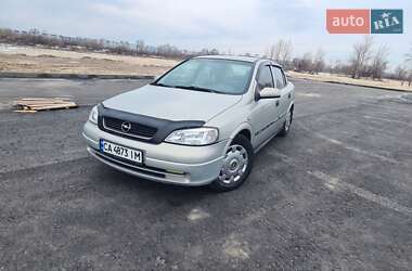 Седан Opel Astra 2006 в Черкассах