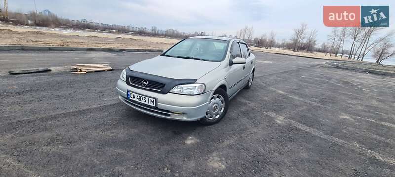 Седан Opel Astra 2006 в Черкасах фото Седан Opel Astra 2006 в Черкасах