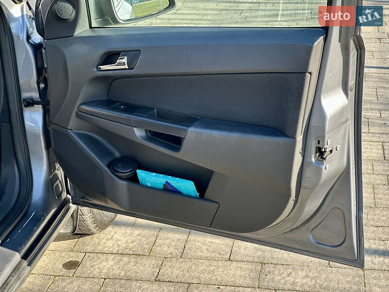 Хетчбек Opel Astra 2006 в Ужгороді