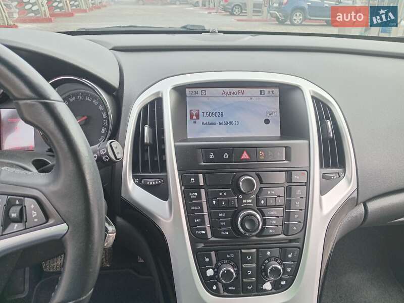 Хэтчбек Opel Astra 2011 в Полтаве