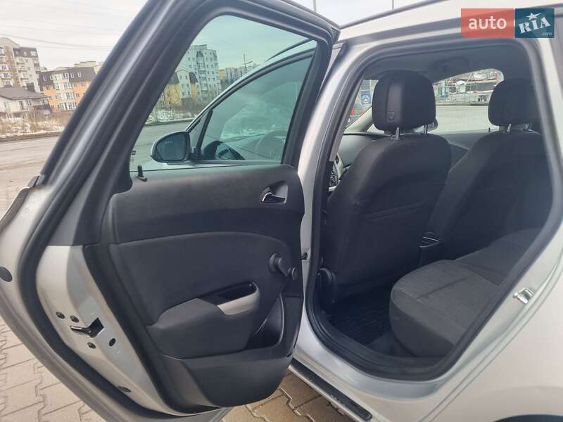 Универсал Opel Astra 2011 в Хмельницком