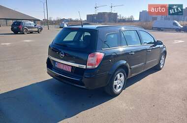 Универсал Opel Astra 2009 в Луцке