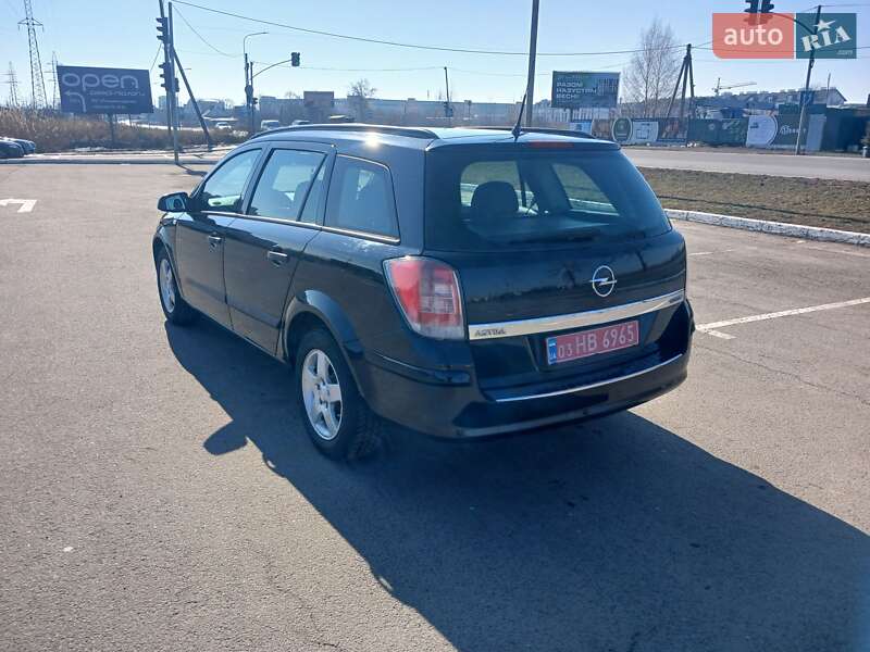 Универсал Opel Astra 2009 в Луцке