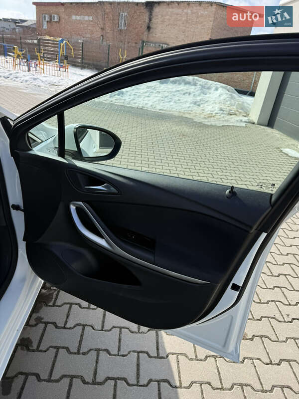 Универсал Opel Astra 2018 в Хмельницком