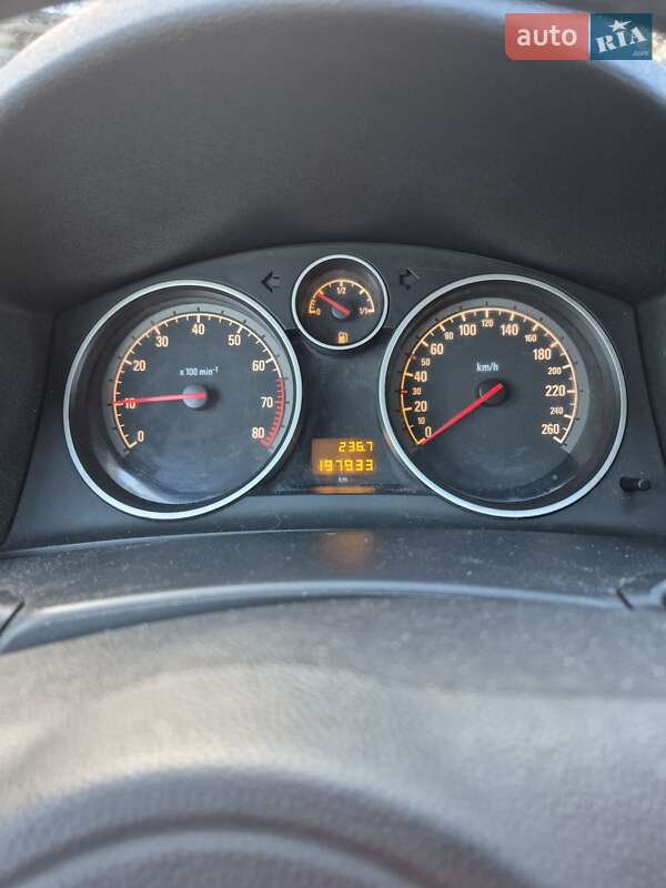 Універсал Opel Astra 2007 в Луцьку