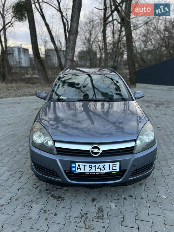 Універсал Opel Astra 2006 в Чернівцях