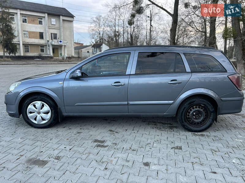 Універсал Opel Astra 2006 в Чернівцях