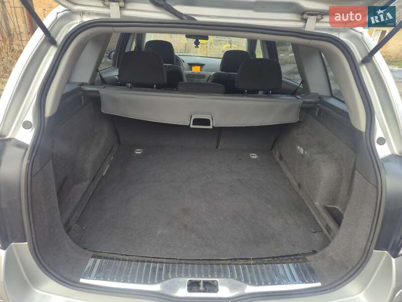 Універсал Opel Astra 2006 в Нововолинську