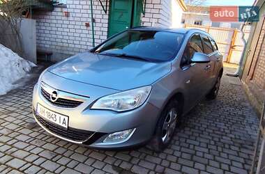Универсал Opel Astra 2011 в Бердичеве