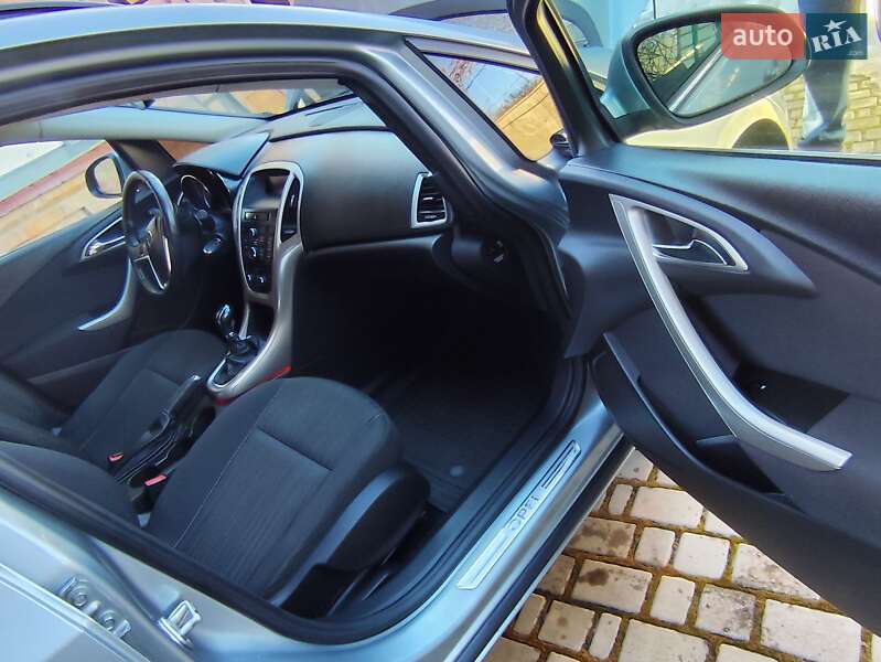 Универсал Opel Astra 2011 в Бердичеве фото 16 Универсал Opel Astra 2011 в Бердичеве