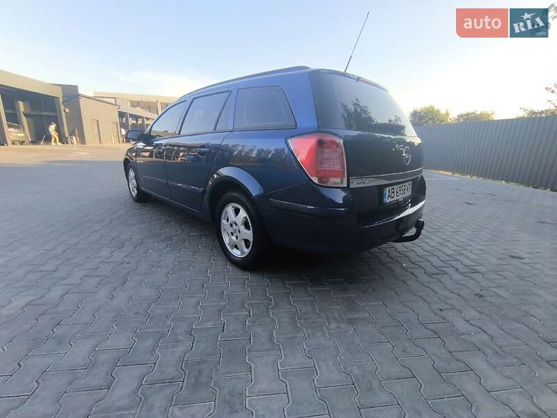 Универсал Opel Astra 2008 в Ильинцах