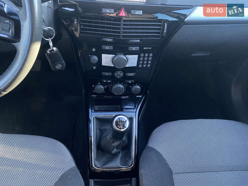 Універсал Opel Astra 2010 в Рівному фото 20 Універсал Opel Astra 2010 в Рівному