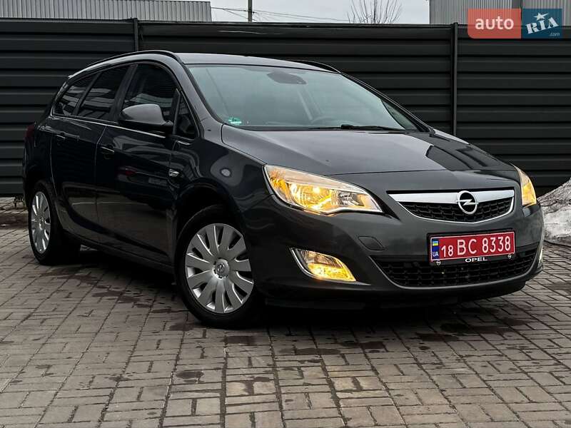 Универсал Opel Astra 2012 в Черкассах