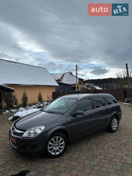 Универсал Opel Astra 2009 в Брошневе