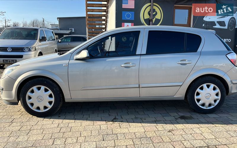 Хэтчбек Opel Astra 2006 в Стрые