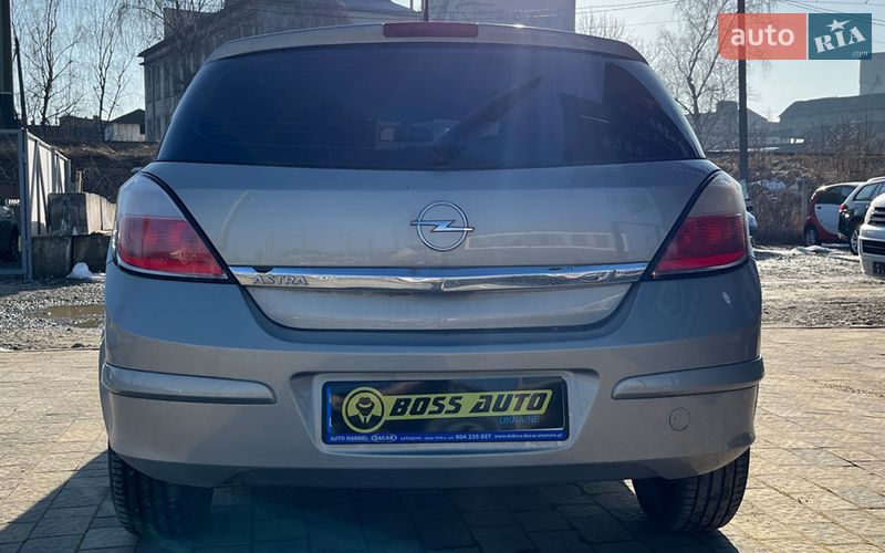 Хэтчбек Opel Astra 2006 в Стрые