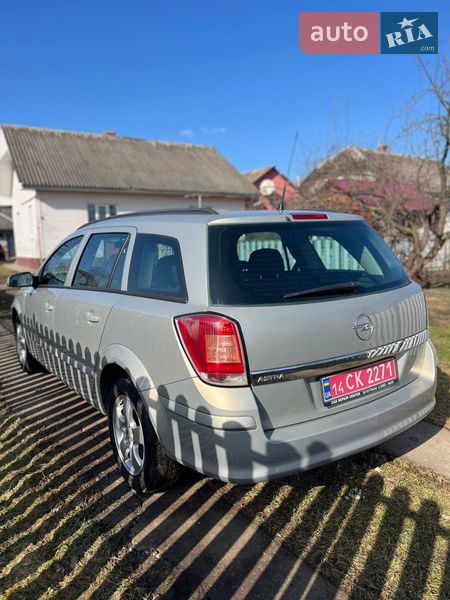 Универсал Opel Astra 2009 в Калуше