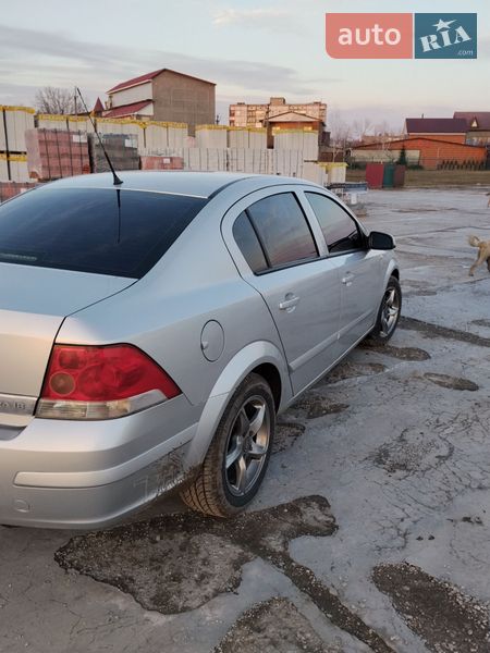 Седан Opel Astra 2008 в Первомайске