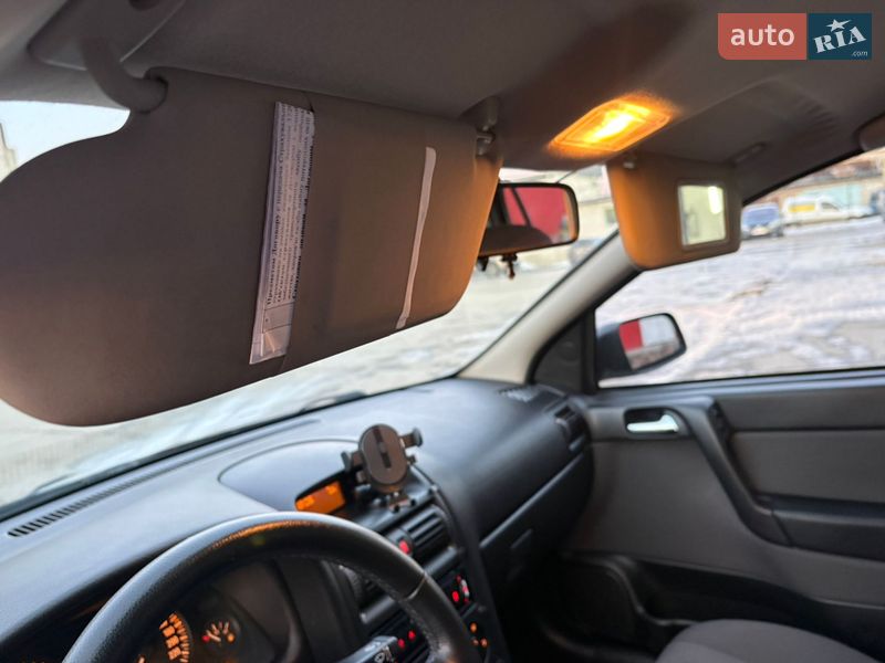 Седан Opel Astra 2008 в Вараше